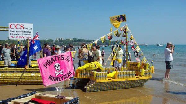 La Darwin Beer Can Regatta : le rendez-vous des collectionneurs et des créateurs de sculptures en canettes de bière vides
